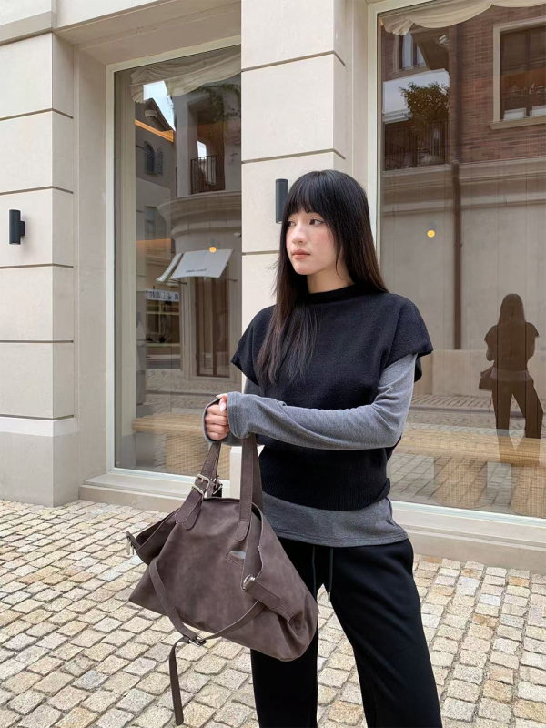 Ženski komplet od pletenog topa – top s polu visokim ovratnikom i kratkim rukavima + dugi rukav T‑shirt, akrilna vlakna 50–70%, casual japansko-korejski stil, zima 2025