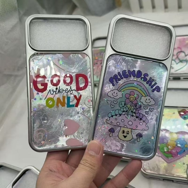 Silikónový kryt na iPhone 15 s potlačeným karikatúrnym dizajnom, trblietavé kvapky z živice a akcenty z pier s sieťovou štruktúrou, protišmykový a ochrana proti pádu