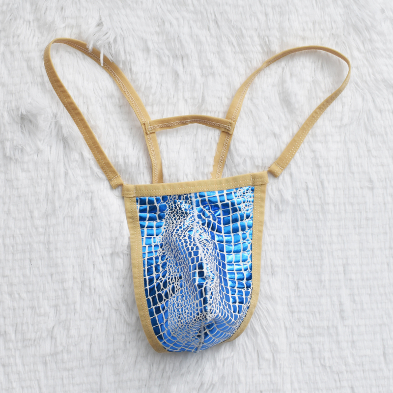 Ανδρικά στρινγκ από αναπνεύσιμο πολυεστέρα, βασικό ύφασμα 90–95%, πίσω σχέδιο V‑ανάποδο τρίγωνο με κενό, κυκλοφόρησε άνοιξη 2025.