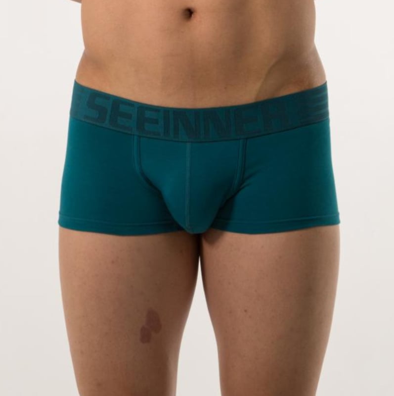 Lenjerie intimă bărbătească din bumbac respirabil, talie joasă, buzunar în formă de U pentru ridicarea șoldurilor; țesătură principală 95% bumbac; căptușeală 95% bumbac