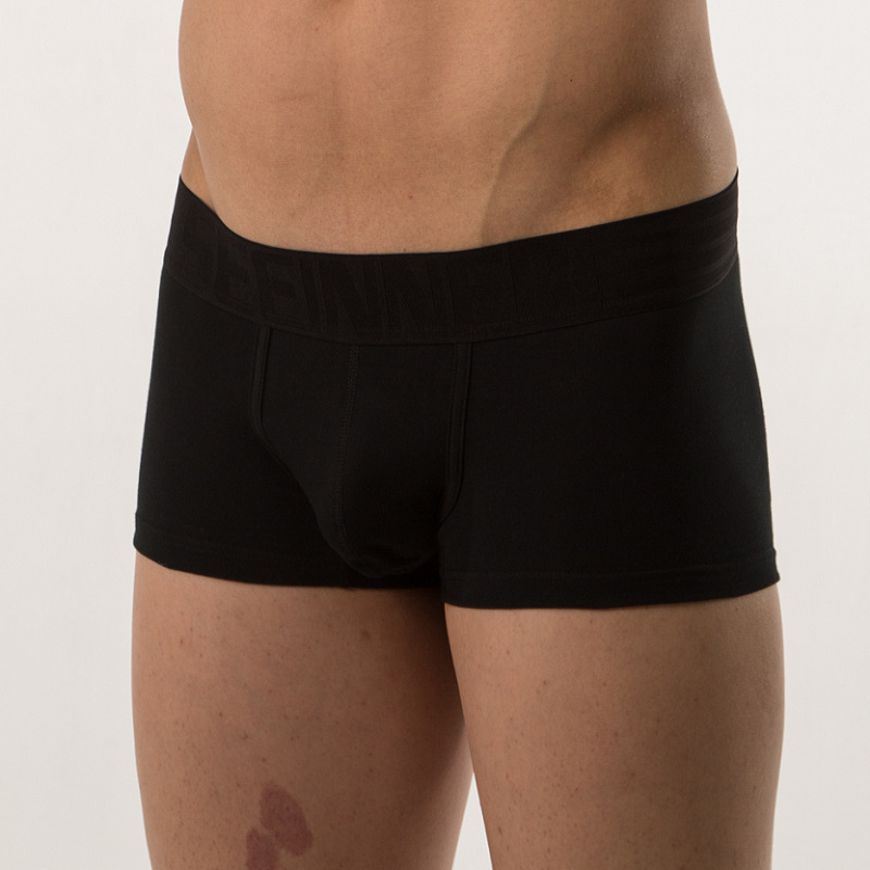 Lenjerie intimă bărbătească din bumbac respirabil, talie joasă, buzunar în formă de U pentru ridicarea șoldurilor; țesătură principală 95% bumbac; căptușeală 95% bumbac