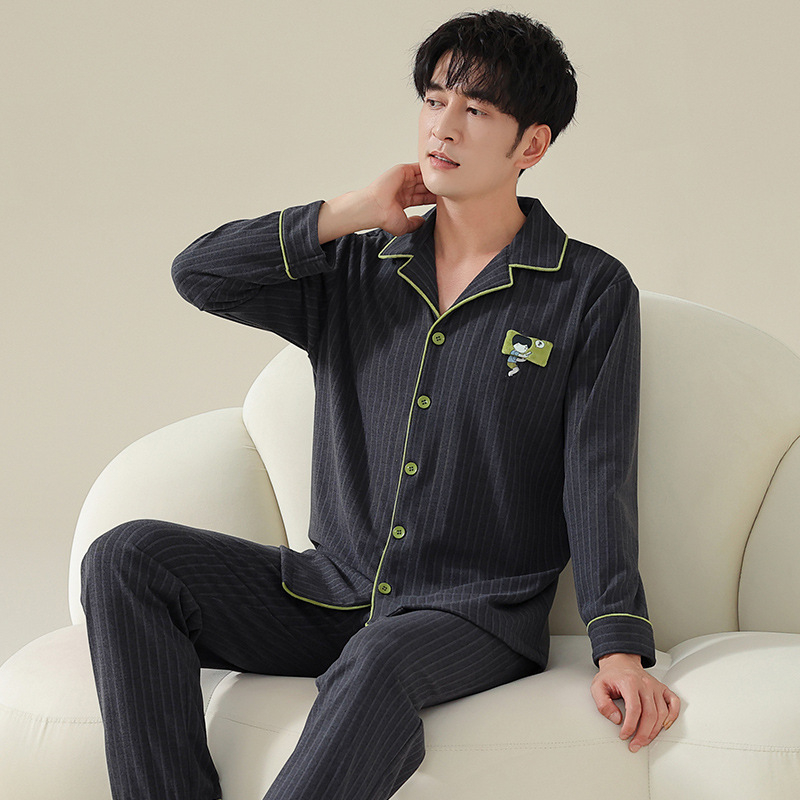 Férfi melegítő velúr pizsama készlet — Derong velúr anyag, reveres gallér, hosszú ujjú, 201–250 g/m²