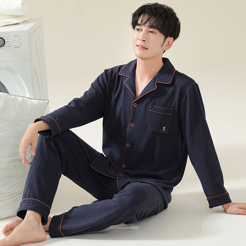 Férfi melegítő velúr pizsama készlet — Derong velúr anyag, reveres gallér, hosszú ujjú, 201–250 g/m²