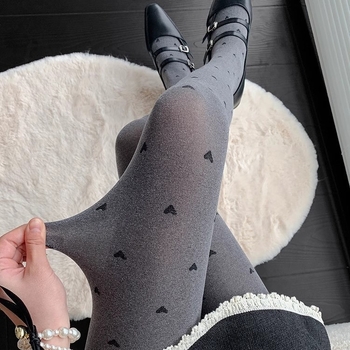 Velúr harisnyanadrág hullám‑pöttyös mintával, közepes vastagság, egyoldali ágyéktáji kivitel, viszkóz 70–80%