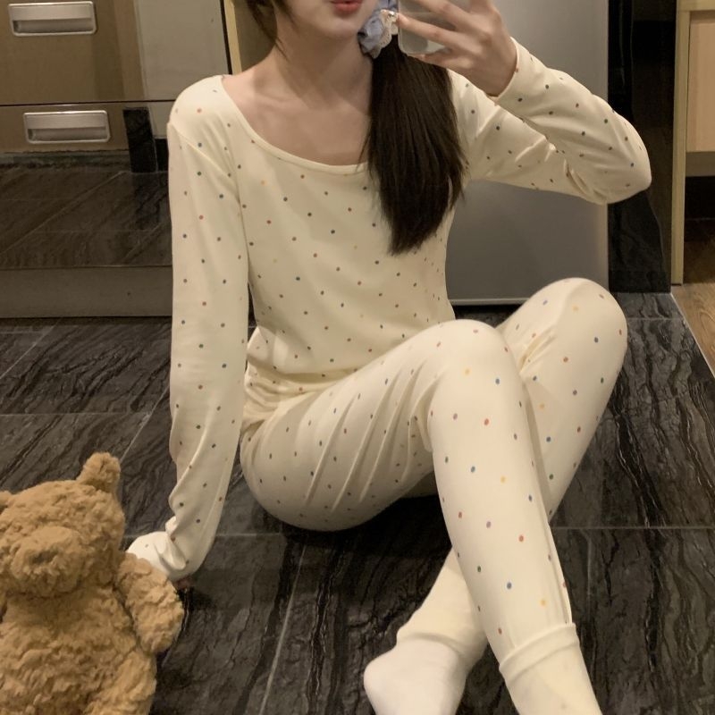 Moteriškų šilto apatinių drabužių komplektas: kašmyras ir triušio kailis, vieno sluoksnio, vidutinė šiluma, prigludęs kirpimas, dovanojamai dėžutė