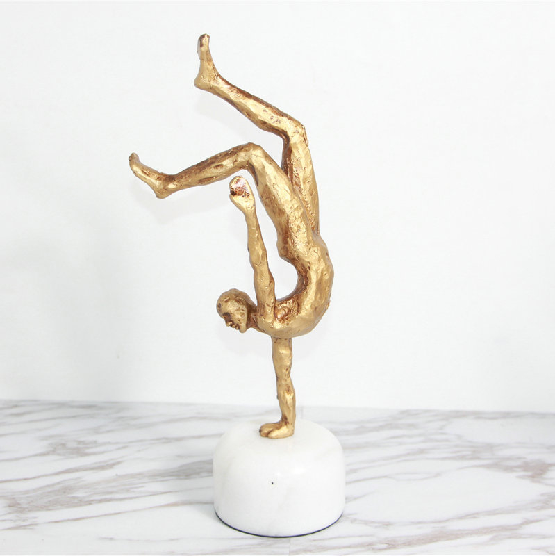 Metalna figurica gimnastičarke, minimalistički moderni dekor za dom i ured