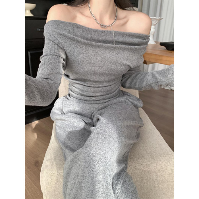 Két darabos kosztüm készlet: egyvállas hosszú ujjú felső és széles lábú nadrág, poliészter anyag, hőkezeléses felület