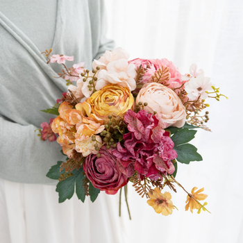 Mesterséges rózsa és hortenzia virágcsokor esküvőre és otthoni díszítésre (Anyagok: selyem virágok, poliészter; Fajták: rózsa, hortenzia; Kézművesség: stilizálás, domborítás, injekciós formázás, szitanyomás)