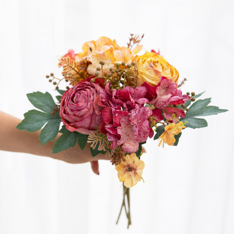 Mesterséges rózsa és hortenzia virágcsokor esküvőre és otthoni díszítésre (Anyagok: selyem virágok, poliészter; Fajták: rózsa, hortenzia; Kézművesség: stilizálás, domborítás, injekciós formázás, szitanyomás)