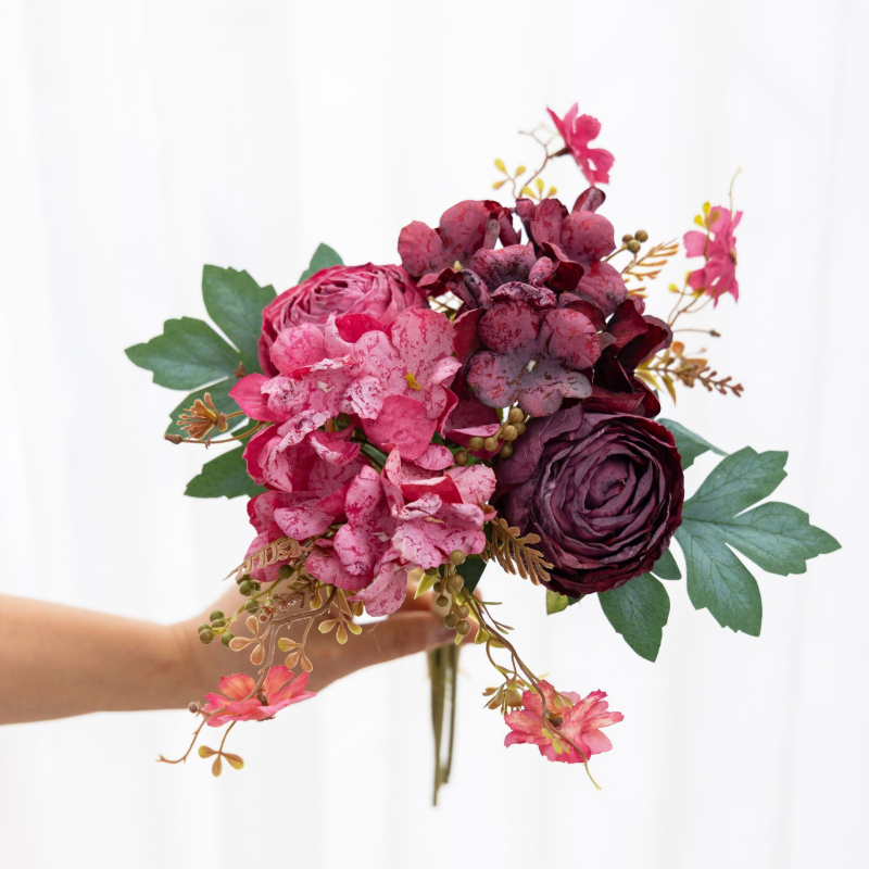 Mesterséges rózsa és hortenzia virágcsokor esküvőre és otthoni díszítésre (Anyagok: selyem virágok, poliészter; Fajták: rózsa, hortenzia; Kézművesség: stilizálás, domborítás, injekciós formázás, szitanyomás)