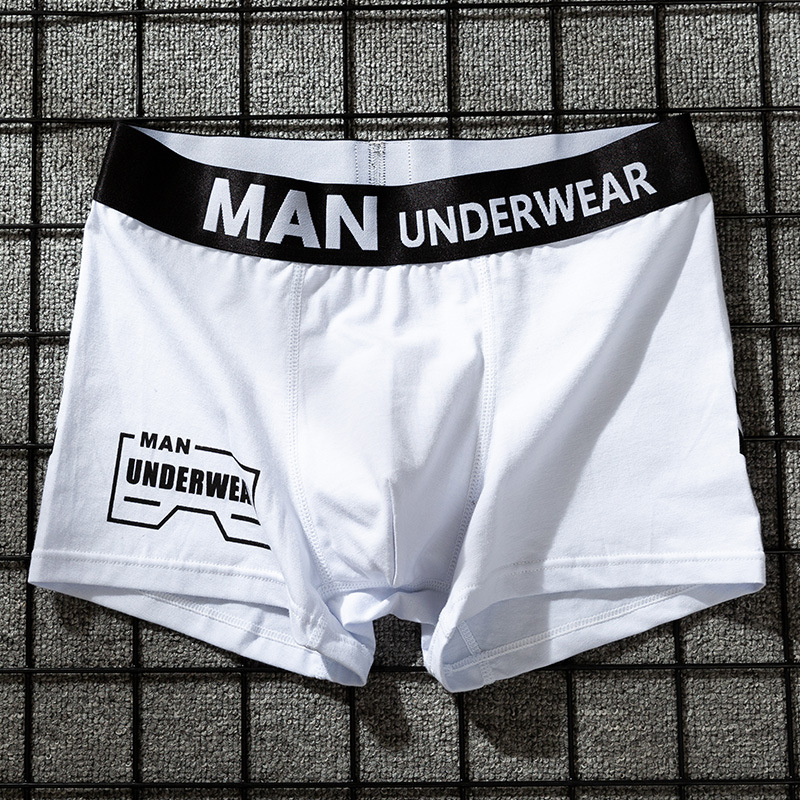 Meeste puuvillased bokserid tähemärkide trükiga, hingavad, keskmise kõrgusega vöökoht