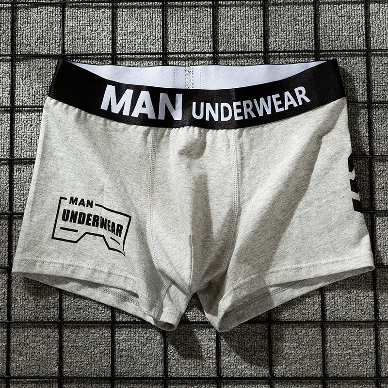 Meeste puuvillased bokserid tähemärkide trükiga, hingavad, keskmise kõrgusega vöökoht