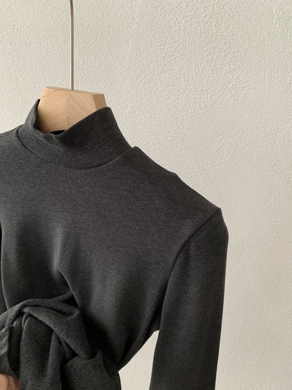 Siaura silueto palaidinė su maža kaklo apykakle, ilgomis rankovėmis, vienos spalvos, kašmyras ir viskozė