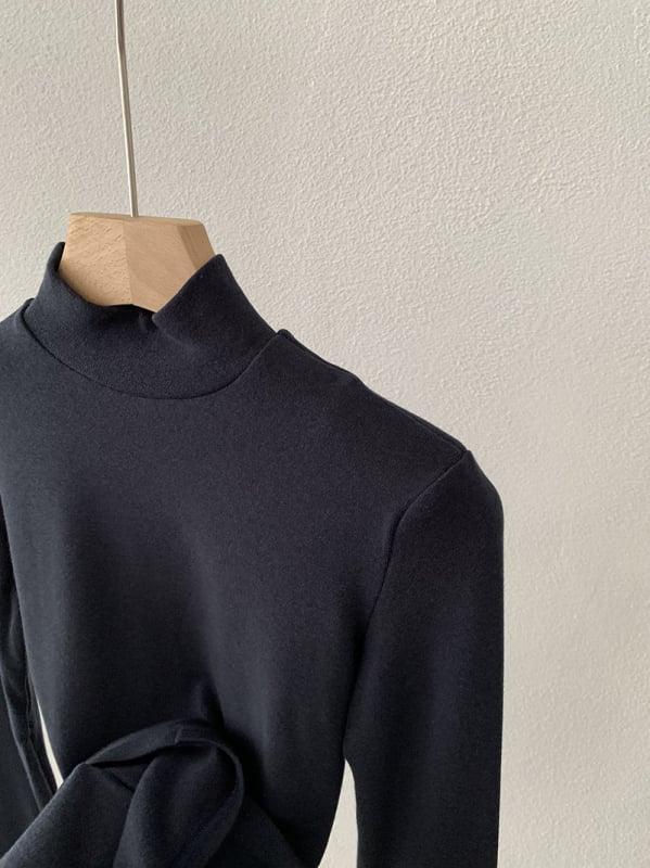 Siaura silueto palaidinė su maža kaklo apykakle, ilgomis rankovėmis, vienos spalvos, kašmyras ir viskozė