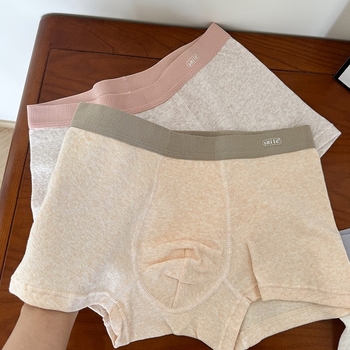 Meeste puuvillased bokserid, hingavad ja antibakteriaalsed; keskmise kõrgusega vöö; sisetald 100% puuvill; põhiaine 95–100% puuvill