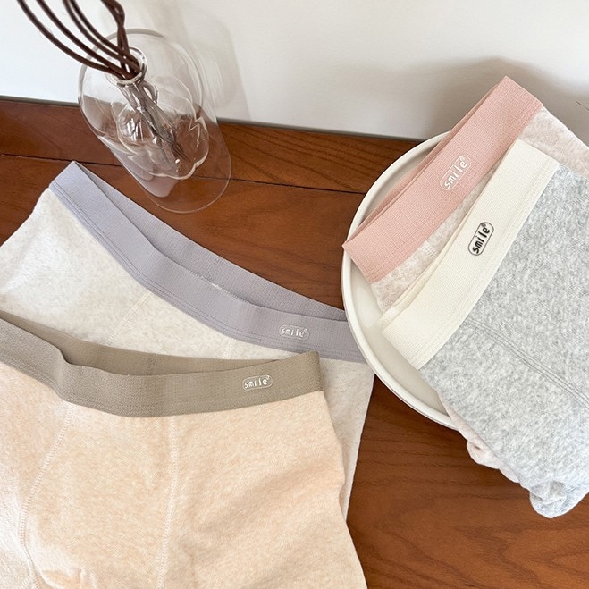 Meeste puuvillased bokserid, hingavad ja antibakteriaalsed; keskmise kõrgusega vöö; sisetald 100% puuvill; põhiaine 95–100% puuvill