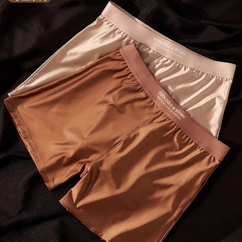 Férfi boxerek Satin Ice Silk anyagban, lélegző, fő anyag 80–90% nylon, kötött, középmagas derék, nyár