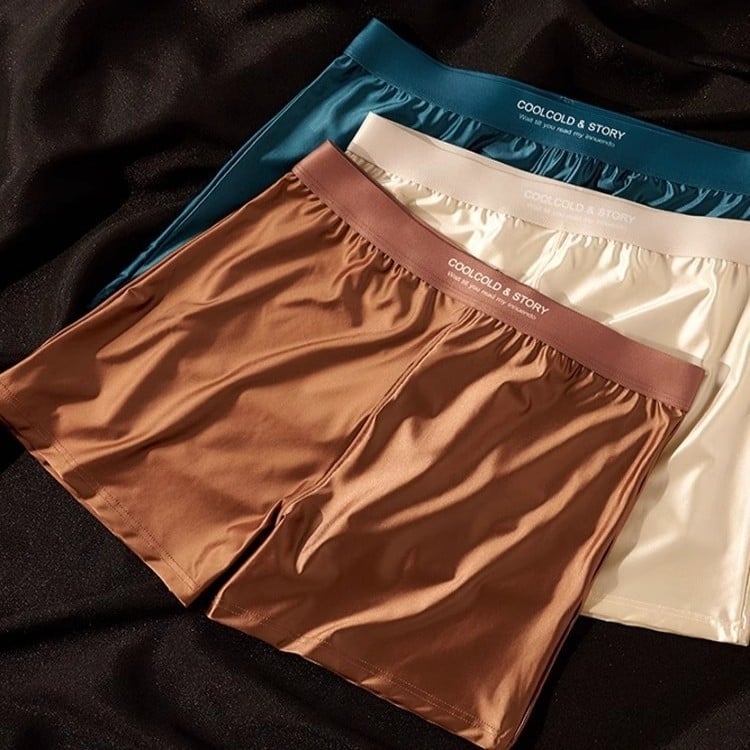 Férfi boxerek Satin Ice Silk anyagban, lélegző, fő anyag 80–90% nylon, kötött, középmagas derék, nyár