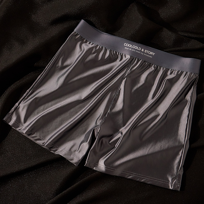 Férfi boxerek Satin Ice Silk anyagban, lélegző, fő anyag 80–90% nylon, kötött, középmagas derék, nyár