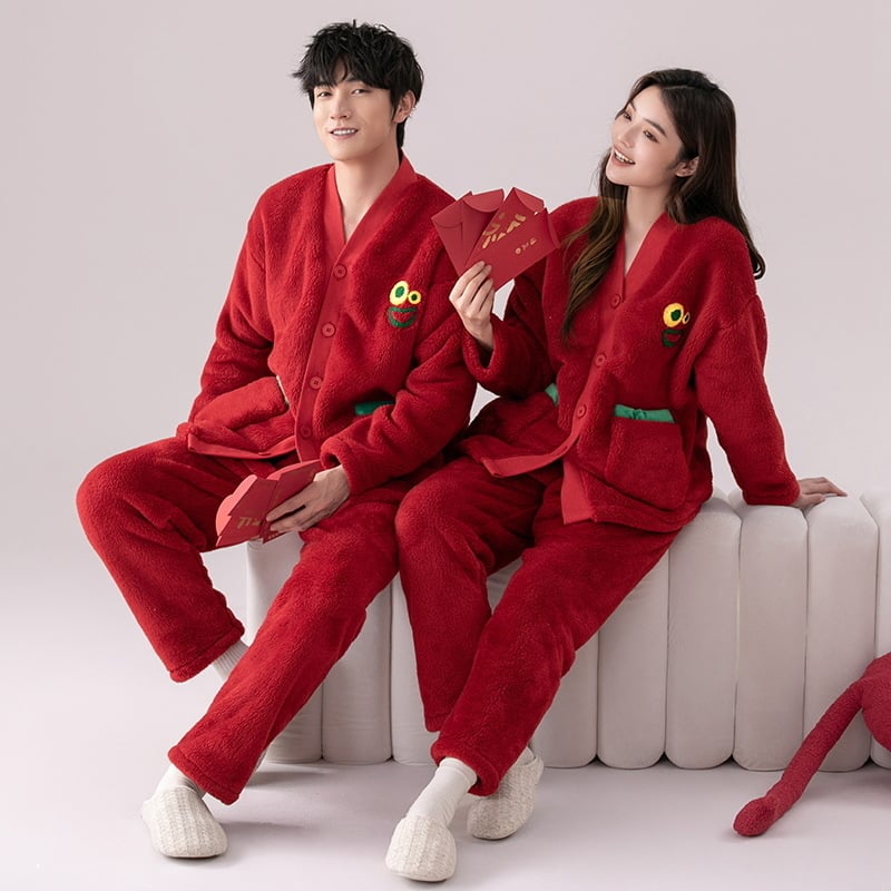 Pidžama za par od koralnog flisa, 100% poliester, ekstra debela, V-dekolte, dugi rukavi i duge hlače