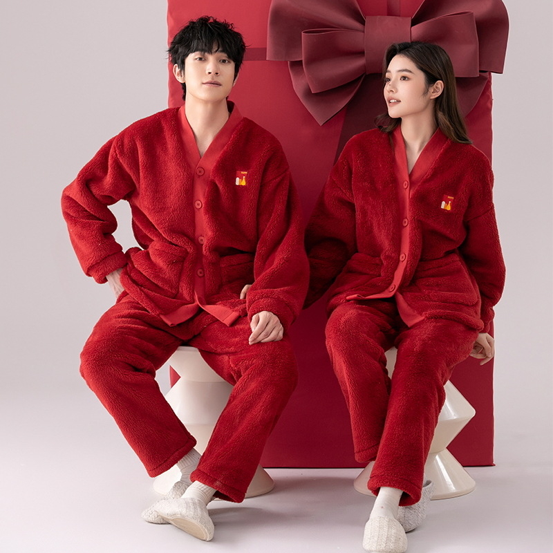 Pidžama za par od koralnog flisa, 100% poliester, ekstra debela, V-dekolte, dugi rukavi i duge hlače