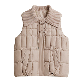 Vesta feminină din bumbac, fără mâneci, cu umplutură din bumbac-puf, guler rever, fermoar, exterior poliester, croială lejeră, primăvara 2024