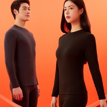 Ženski termalni komplet s kapuljačom, okruglim izrezom i dugim rukavima; izuzetno debela poliester tkanina za toplinu i anti-pilling.