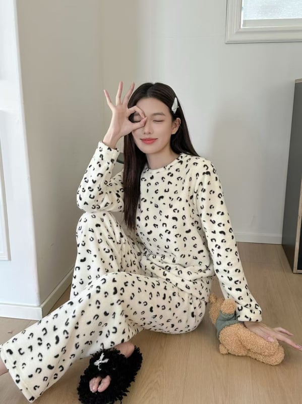Ženski kućni komplet pidžama, okrugli izrez, dugi rukavi, poliester, 251-300 g/m², 90-95% poliester, jesen-zima