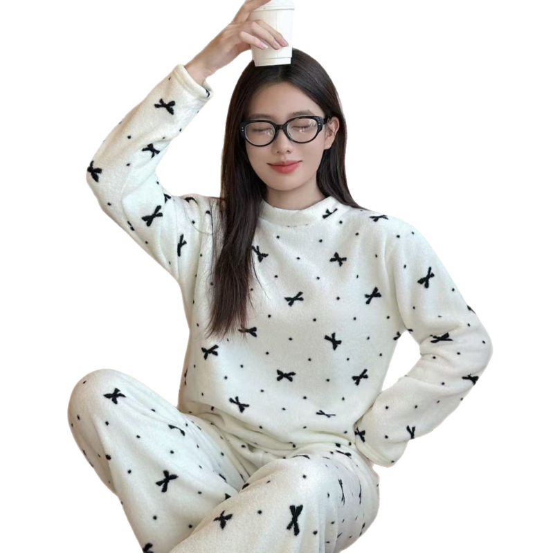 Ženski kućni komplet pidžama, okrugli izrez, dugi rukavi, poliester, 251-300 g/m², 90-95% poliester, jesen-zima