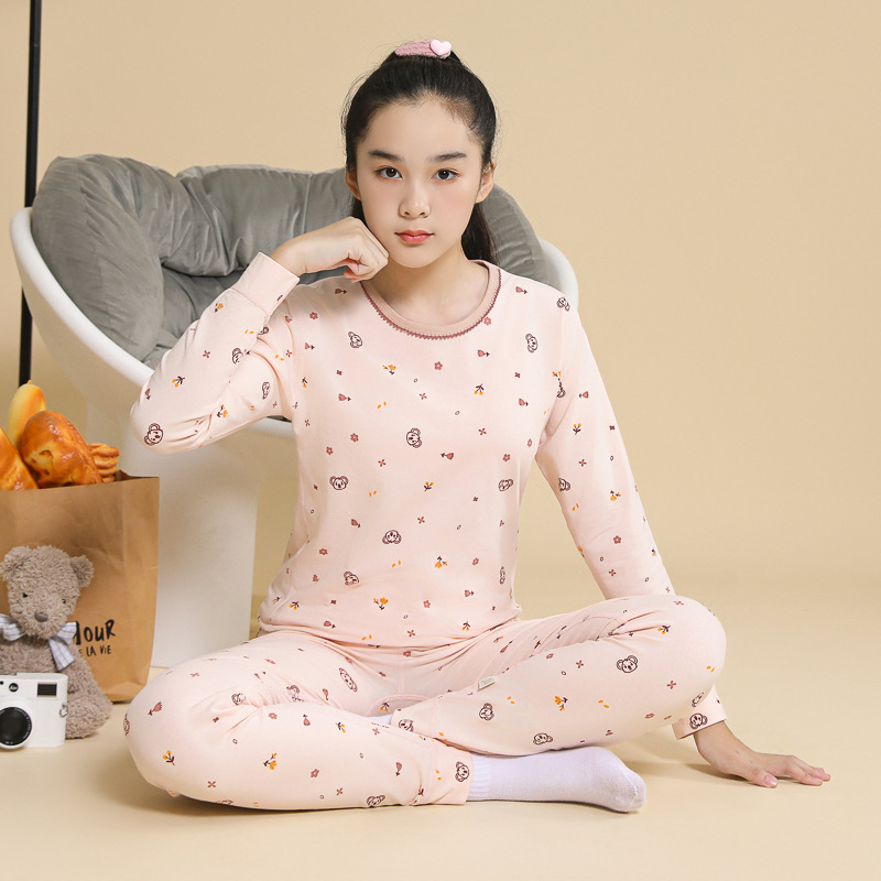 Mergaitėms termo apatinių komplektas – rudens viršus ir kelnes, 95% medvilnė su spandeksu, 210 g/m², vieno sluoksnio, vidutiniškai šiltas