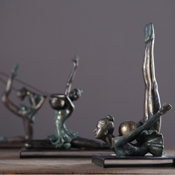 Táncoló figura műgyanta szobor — minimalist stílusú asztali dekoráció, ajándék lehet párnak, kollégának, barátnak, gyermeknek vagy osztálytársnak