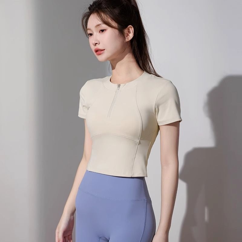 Moteriška vasaros joga viršūnė – įprastais pečiais, dryžuotas raštas, lininė medžiaga, plokščias audinys, fitnesui