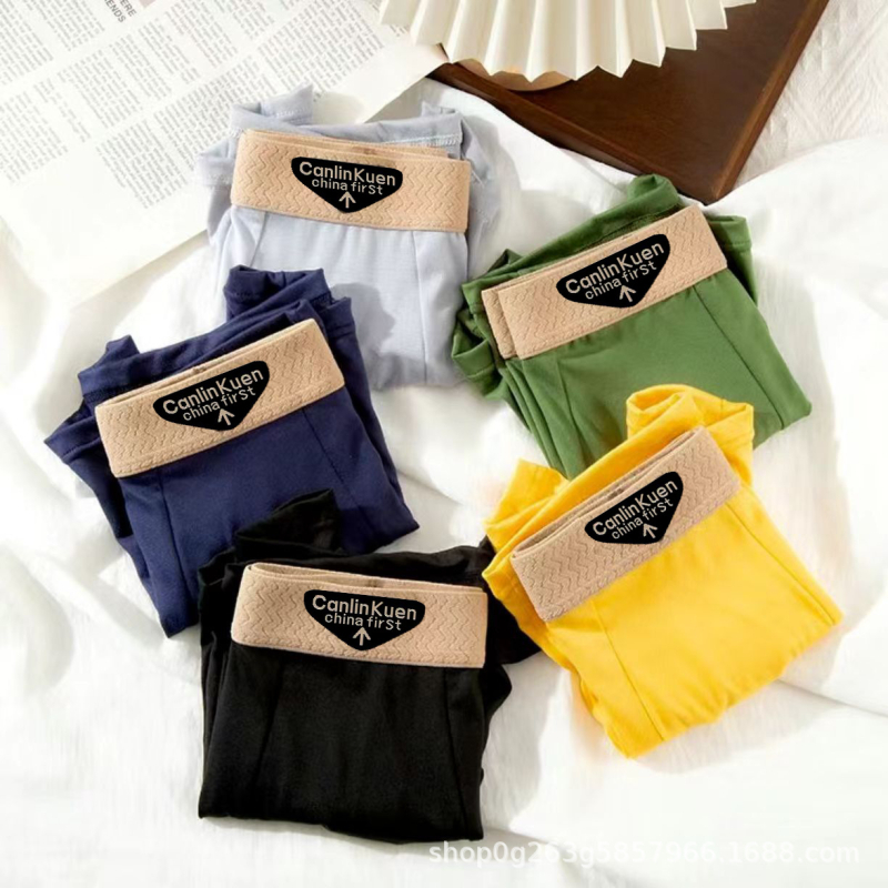 Muške bokserice – prozračne, antibakterijske, elastične i udobne; srednji rise, pleteni materijal od milksilk, poliesterski sadržaj 95–100%