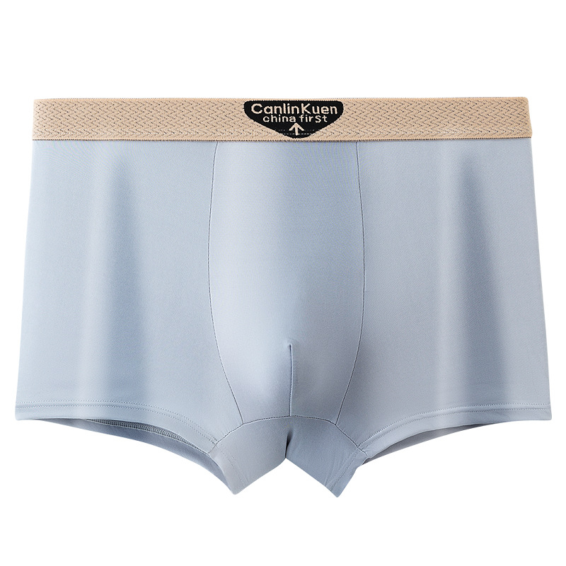 Muške bokserice – prozračne, antibakterijske, elastične i udobne; srednji rise, pleteni materijal od milksilk, poliesterski sadržaj 95–100%