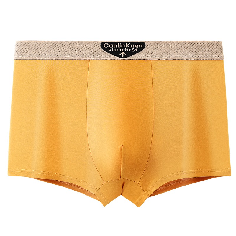 Muške bokserice – prozračne, antibakterijske, elastične i udobne; srednji rise, pleteni materijal od milksilk, poliesterski sadržaj 95–100%