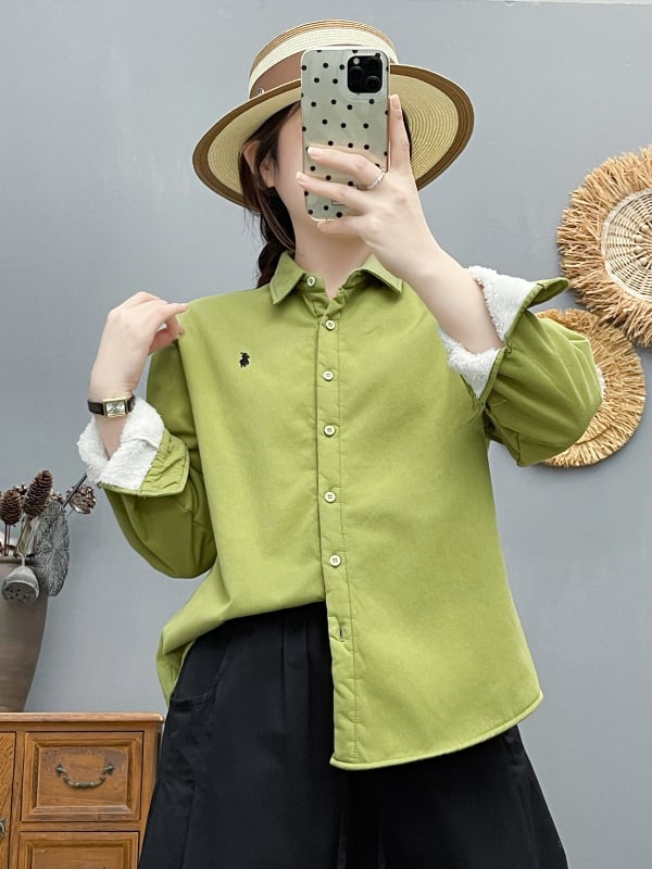 Pamukasta kardigan-košulja, duge rukave, ovratnik s reverom, jednostruko kopčanje, duljina 50–65 cm