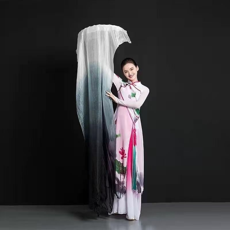 Hosszú selyem táncfán klasszikus tánchoz, tinta stílusú dizájnnal (Márka: Other; Célcsoport: felnőttek; Megjelenés: 2024 tavasz)