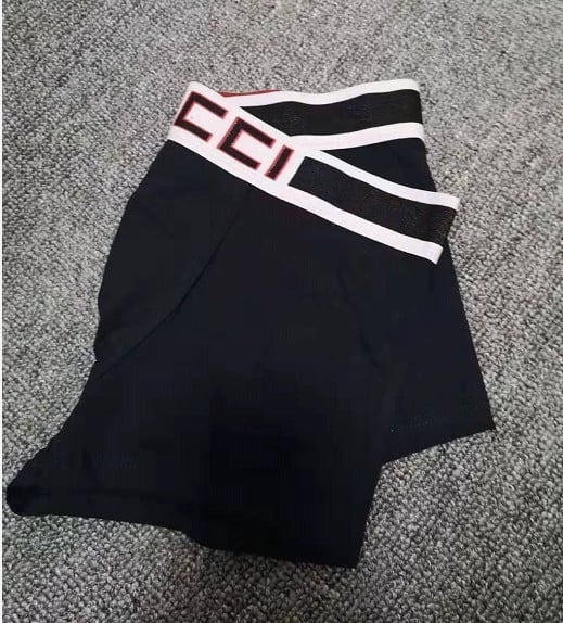 Muške prozračne pamuk bokserice sa srednjim strukom, elastični pojas, jednofarbne, glavni materijal 95% pamuk, podstava 90–95% pamuk