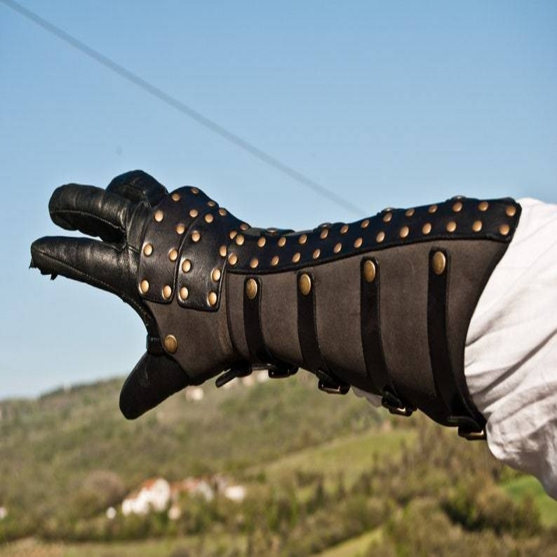Srednjovjekovni viteški narukvica s nitima za cosplay - odrasli, proljeće 2025