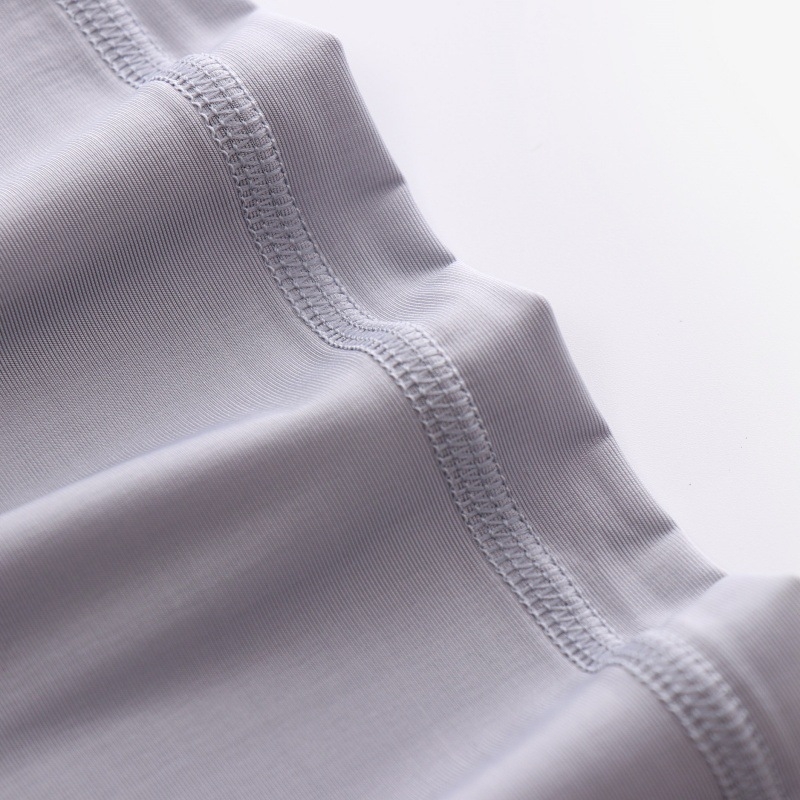 Σετ πιτζάμα Liquid Ice Silk: ultra-λεπτό, μακριά μανίκια, λαιμό crewneck, παντελόνια μέχρι το γόνατο, 90–95% πολυεστέρας