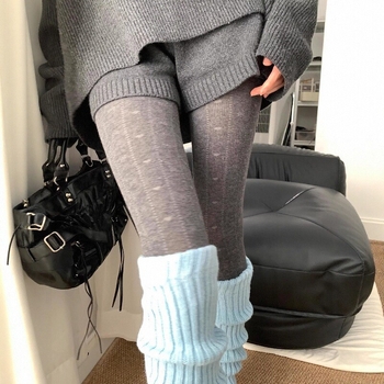Ženske debeli pantyhose za jesen-zimu, topli, uzorak srca i pruga; materijal: pamuk; glavna sastava: najlon 80–90%; značajke: nevidljive, protiv odsjaja, protiv trenja, protiv habanja; visina cijevi: pantyhose; za mlade 18–40