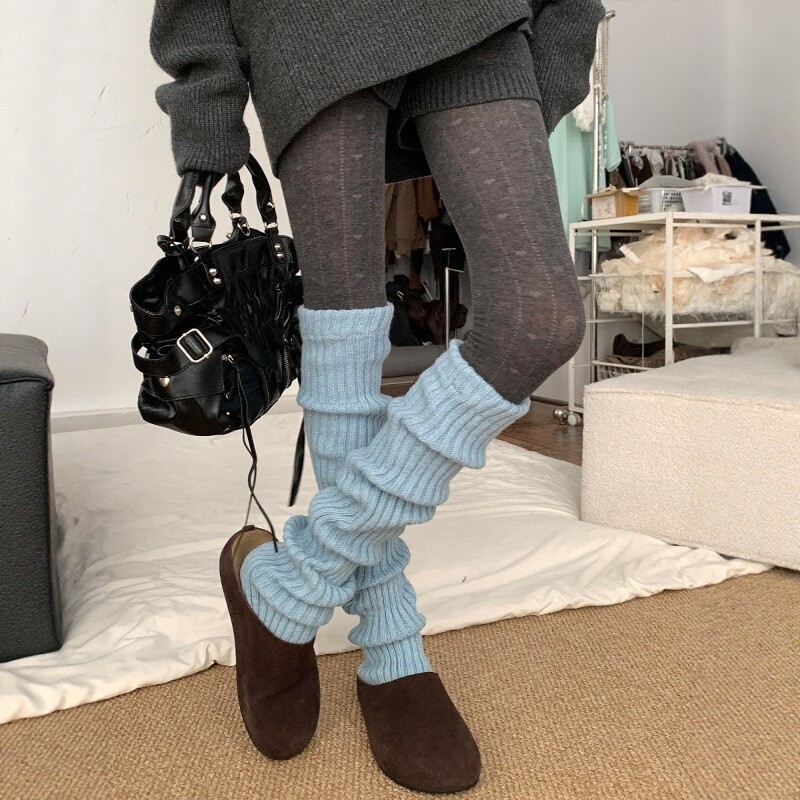 Ženske debeli pantyhose za jesen-zimu, topli, uzorak srca i pruga; materijal: pamuk; glavna sastava: najlon 80–90%; značajke: nevidljive, protiv odsjaja, protiv trenja, protiv habanja; visina cijevi: pantyhose; za mlade 18–40