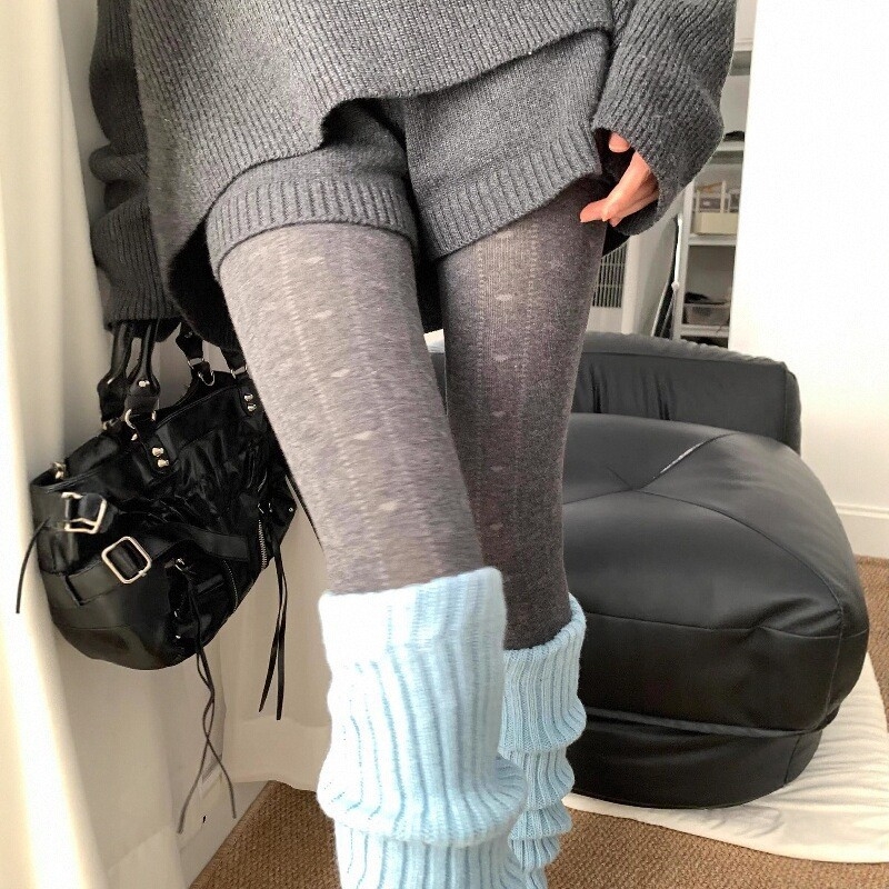 Ženske debeli pantyhose za jesen-zimu, topli, uzorak srca i pruga; materijal: pamuk; glavna sastava: najlon 80–90%; značajke: nevidljive, protiv odsjaja, protiv trenja, protiv habanja; visina cijevi: pantyhose; za mlade 18–40