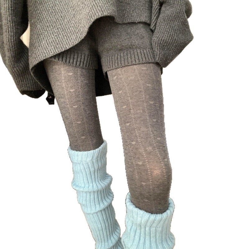 Ženske debeli pantyhose za jesen-zimu, topli, uzorak srca i pruga; materijal: pamuk; glavna sastava: najlon 80–90%; značajke: nevidljive, protiv odsjaja, protiv trenja, protiv habanja; visina cijevi: pantyhose; za mlade 18–40