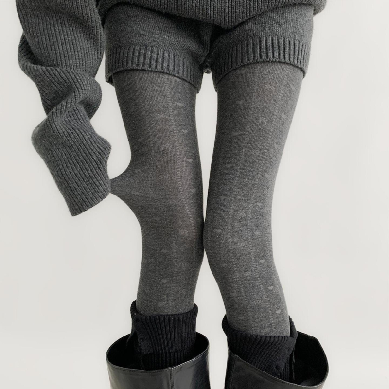 Ženske debeli pantyhose za jesen-zimu, topli, uzorak srca i pruga; materijal: pamuk; glavna sastava: najlon 80–90%; značajke: nevidljive, protiv odsjaja, protiv trenja, protiv habanja; visina cijevi: pantyhose; za mlade 18–40
