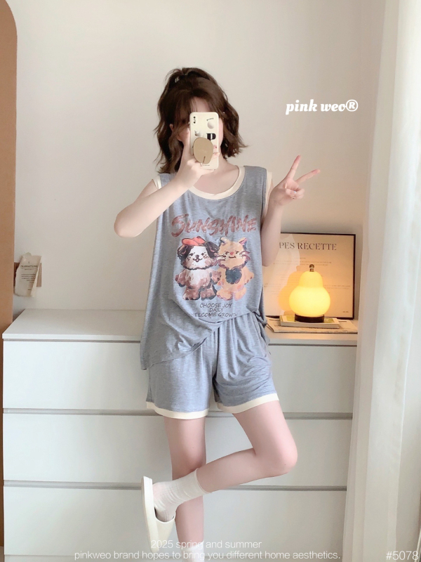 Set de pijamale din modal cu imprimeu cartoon pisică și câine, cu pernă pentru sân — top fără mâneci și șort, guler rotund