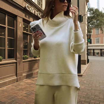 Ženski set trenirke s hoodijem i hlače, jednobojni uzorak, dugi rukavi, poliester 70–80%, proljeće 2025