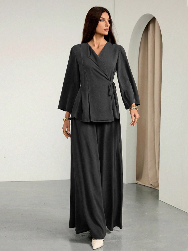 Costum femei din două piese cu pantaloni — Top cardigan cu decolteu în V și șnur în talie, mâneci ¾, material poliester-spandex