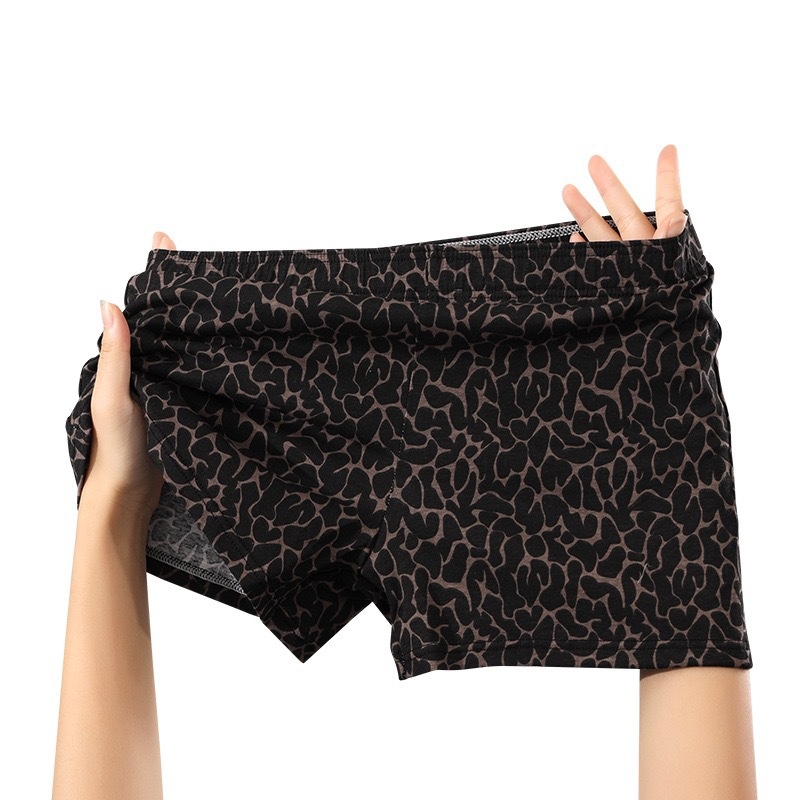 Muške pamučne šorceve s leopard uzorkom za kućnu upotrebu, tri četvrtine dužine, prozračne, za ljeto