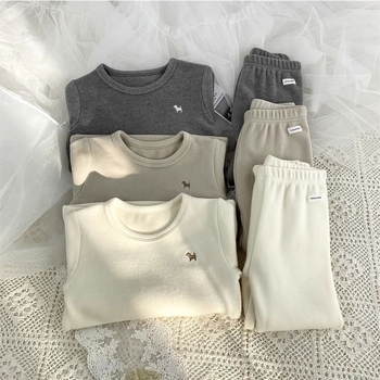 Детски пижамен комплект от велурено топло облекло - унисекс, две части, есенно-зимно, карикатурен принт, полиестер 85%